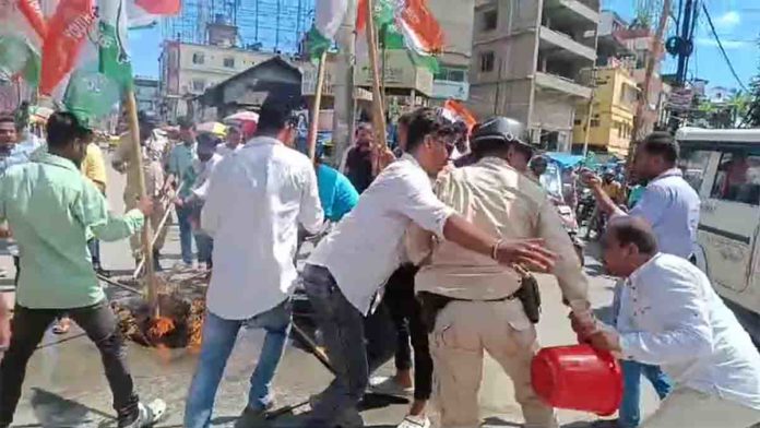 Silchar Youth Congress Protest Effigies of Assam and Bihar CMs